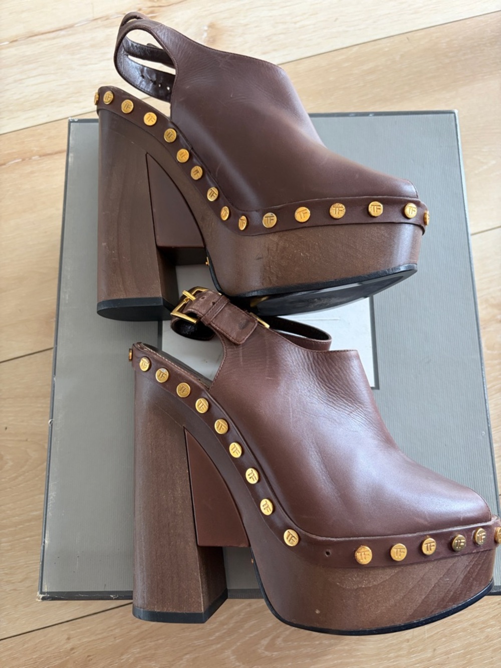 Tom Ford chocolate brown high wedge shoes. - Picture 4 of 14